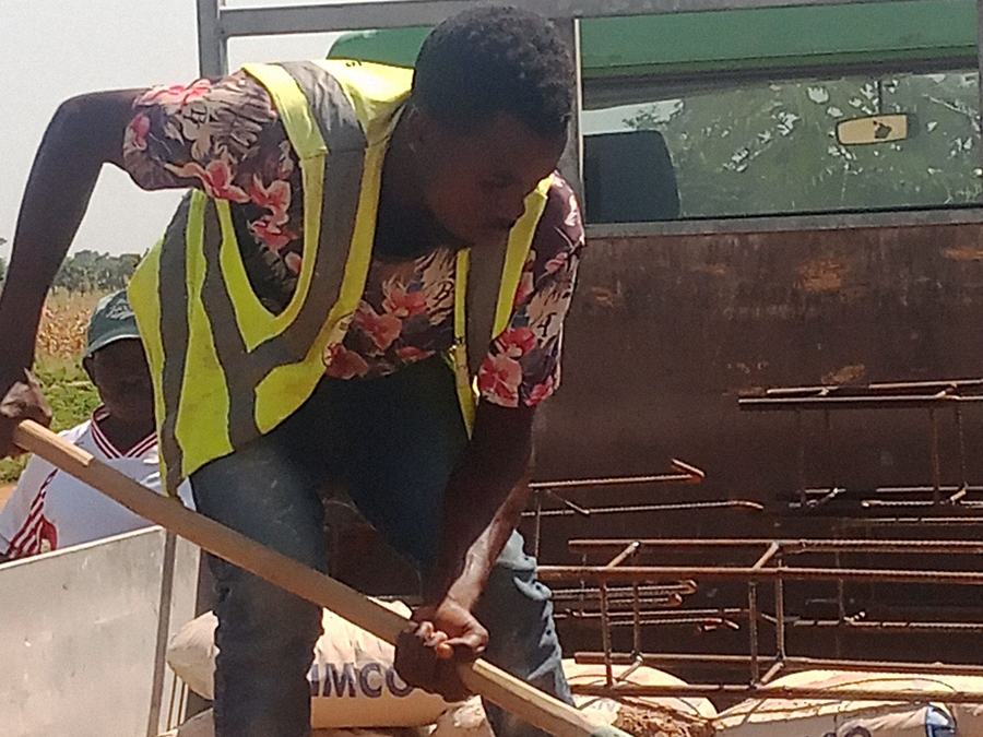 Installation of 70 streetlights in Wawa prefecture — PUDC
